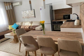 Sea in the City Apartment
